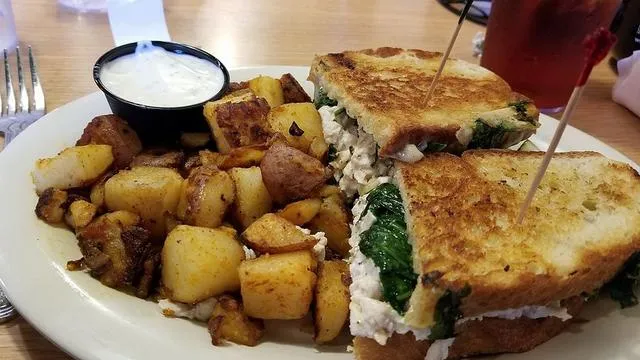 Eggs Up Grill