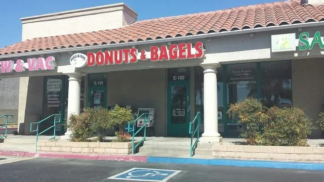 Hole-N-One Donuts & Bagels
